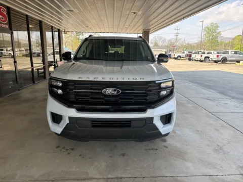 Photos of 2026 Ford Expedition Max Active for sale in South Pittsburg, TN at Moss Motor Company