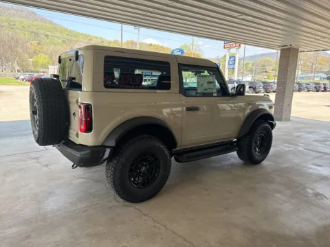 More photos of 2026 Ford Bronco Badlands at Moss Motor Company, TN