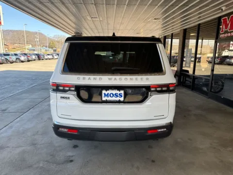 More photos of 2022 Jeep Grand Wagoneer Series I at Moss Motor Company, TN