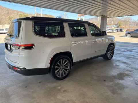 More photos of 2022 Jeep Grand Wagoneer Series I at Moss Motor Company, TN