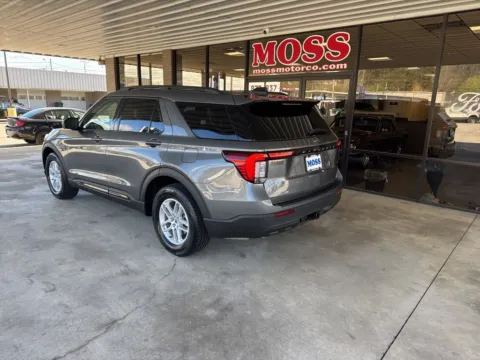 More photos of 2026 Ford Explorer Active at Moss Motor Company, TN