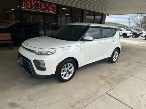 White 2022 Kia Soul LX for sale in South Pittsburg, TN