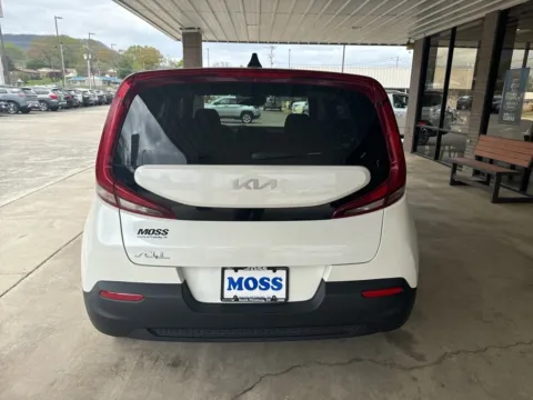 More photos of 2022 Kia Soul LX at Moss Motor Company, TN
