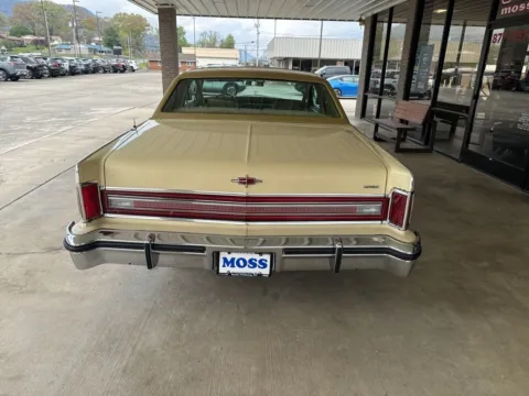 More photos of 1977 Lincoln Continental Town Coupe' at Moss Motor Company, TN