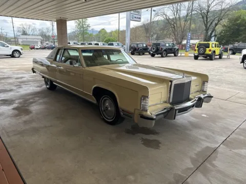 Another view of 1977 Lincoln Continental Town Coupe' for sale in South Pittsburg, TN at Moss Motor Company