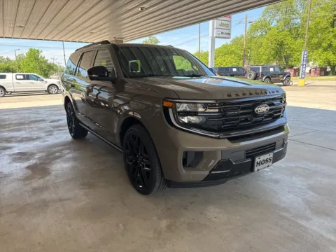 Another view of 2026 Ford Expedition Platinum for sale in South Pittsburg, TN at Moss Motor Company