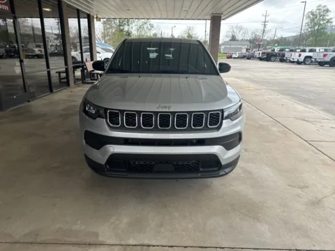 Photos of 2025 Jeep Compass Sport for sale in South Pittsburg, TN at Moss Motor Company