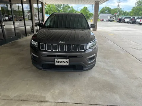 Photos of 2018 Jeep Compass Sport for sale in South Pittsburg, TN at Moss Motor Company