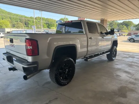 More photos of 2019 GMC Sierra 2500HD Denali at Moss Motor Company, TN
