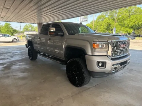 Another view of 2019 GMC Sierra 2500HD Denali for sale in South Pittsburg, TN at Moss Motor Company