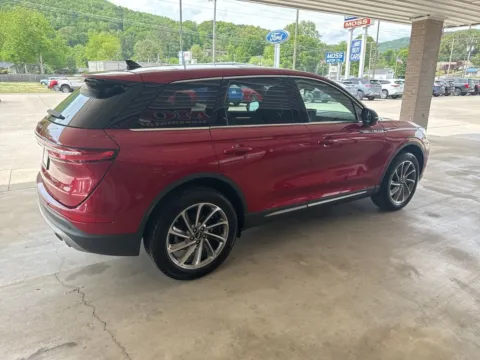 More photos of 2023 Lincoln Corsair Standard at Moss Motor Company, TN