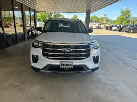 Photos of 2026 Ford Explorer Active for sale in South Pittsburg, TN at Moss Motor Company
