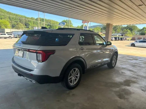 More photos of 2026 Ford Explorer Active at Moss Motor Company, TN