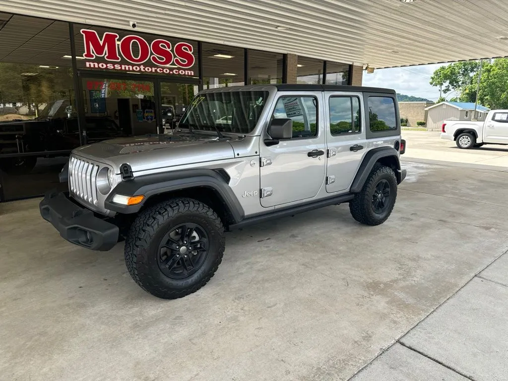 Silver 2018 Jeep Wrangler Unlimited Sport for sale in South Pittsburg, TN