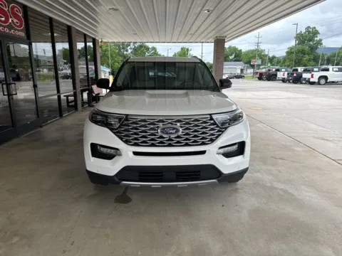 Photos of 2023 Ford Explorer Platinum for sale in South Pittsburg, TN at Moss Motor Company