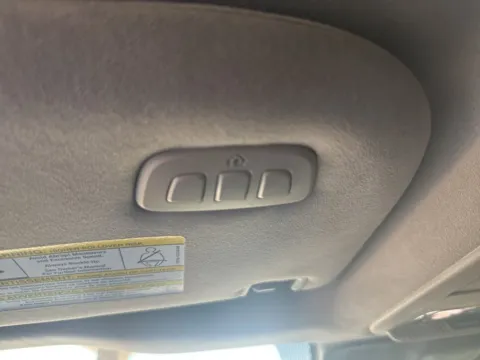 More photos of 2025 Ford F-150 Platinum at Moss Motor Company, TN