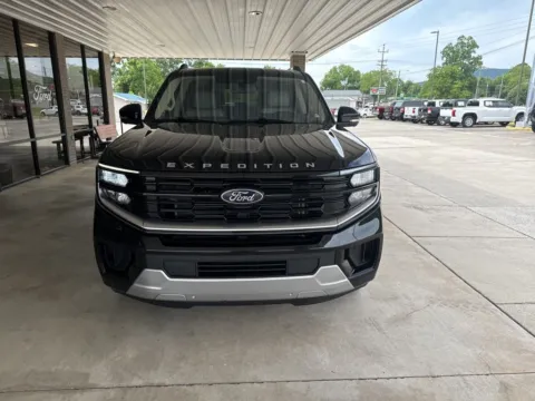 Photos of 2025 Ford Expedition Platinum for sale in South Pittsburg, TN at Moss Motor Company