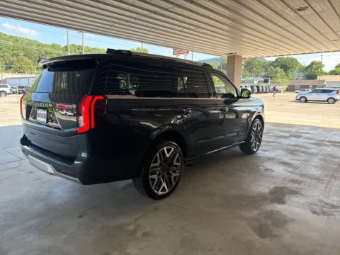 More photos of 2025 Ford Expedition Platinum at Moss Motor Company, TN