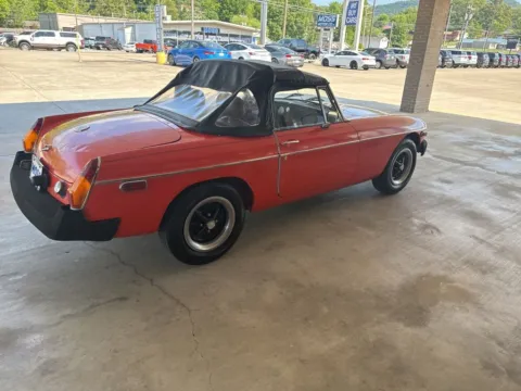 More photos of 1980 MG MGB at Moss Motor Company, TN