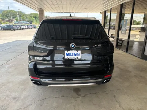 More photos of 2018 BMW X5 xDrive35i at Moss Motor Company, TN