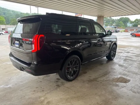 More photos of 2025 Ford Expedition Platinum at Moss Motor Company, TN