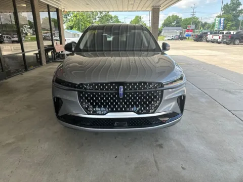 Photos of 2025 Lincoln Nautilus Reserve for sale in South Pittsburg, TN at Moss Motor Company