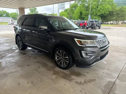 Another view of 2017 Ford Explorer Platinum for sale in South Pittsburg, TN at Moss Motor Company