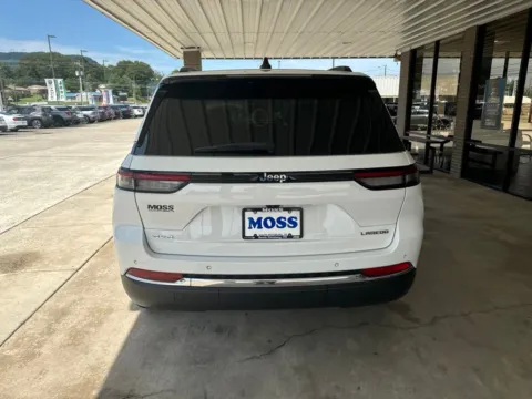 More photos of 2023 Jeep Grand Cherokee Laredo at Moss Motor Company, TN