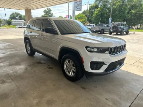 Another view of 2023 Jeep Grand Cherokee Laredo for sale in South Pittsburg, TN at Moss Motor Company