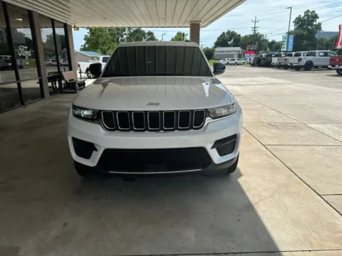 Photos of 2023 Jeep Grand Cherokee Laredo for sale in South Pittsburg, TN at Moss Motor Company