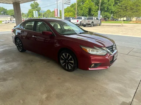 Another view of 2017 Nissan Altima 2.5 SV for sale in South Pittsburg, TN at Moss Motor Company