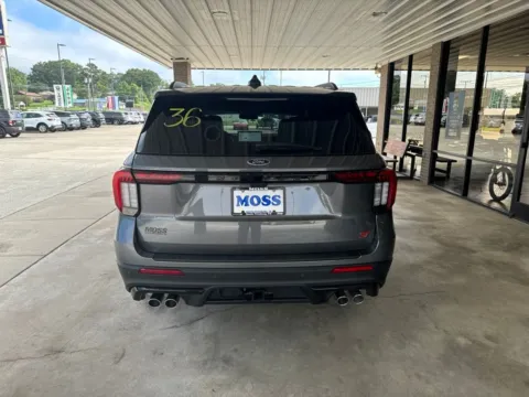 More photos of 2025 Ford Explorer ST at Moss Motor Company, TN