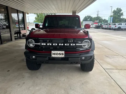 Photos of 2026 Ford Bronco Outer Banks for sale in South Pittsburg, TN at Moss Motor Company