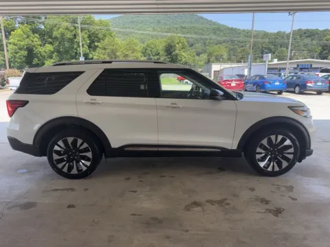 More photos of 2026 Ford Explorer Platinum at Moss Motor Company, TN