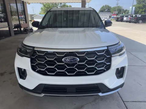 Photos of 2026 Ford Explorer Platinum for sale in South Pittsburg, TN at Moss Motor Company