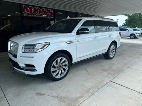 White 2020 Lincoln Navigator Reserve for sale in South Pittsburg, TN