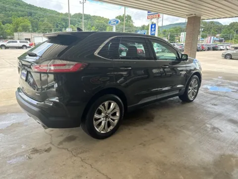 More photos of 2024 Ford Edge Titanium at Moss Motor Company, TN