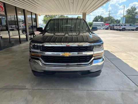 Photos of 2019 Chevrolet Silverado 1500 LD LT for sale in South Pittsburg, TN at Moss Motor Company