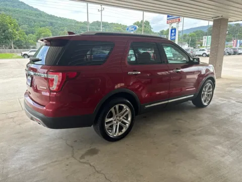 More photos of 2016 Ford Explorer Limited at Moss Motor Company, TN