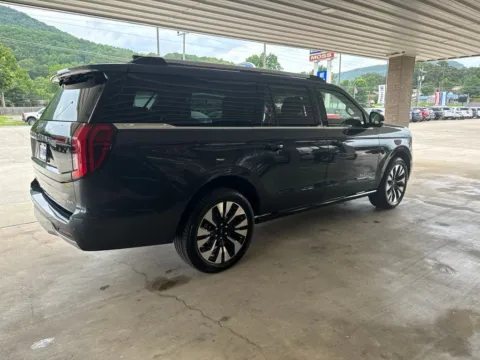 More photos of 2025 Ford Expedition Max Platinum at Moss Motor Company, TN