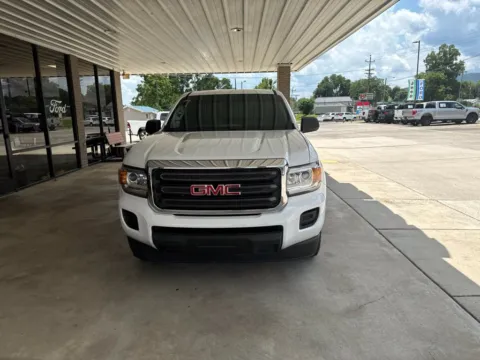 Photos of 2020 GMC Canyon for sale in South Pittsburg, TN at Moss Motor Company