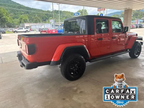 More photos of 2023 Jeep Gladiator Sport S at Moss Motor Company, TN