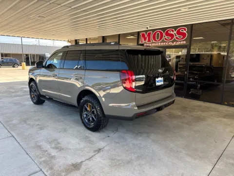 More photos of 2027 Ford Expedition Tremor at Moss Motor Company, TN