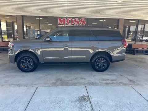 More photos of 2027 Ford Expedition Tremor at Moss Motor Company, TN