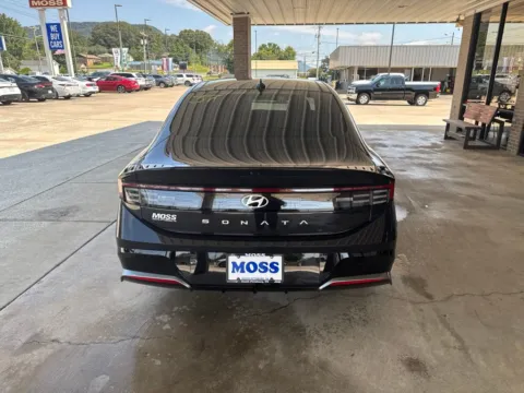 More photos of 2024 Hyundai Sonata SEL at Moss Motor Company, TN