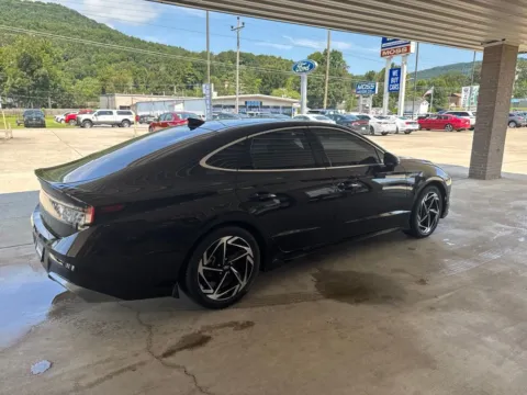 More photos of 2024 Hyundai Sonata SEL at Moss Motor Company, TN