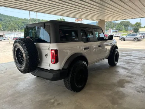 More photos of 2025 Ford Bronco at Moss Motor Company, TN