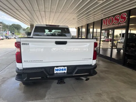 More photos of 2024 Chevrolet Silverado 2500 HD Custom at Moss Motor Company, TN