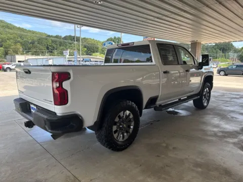 More photos of 2024 Chevrolet Silverado 2500 HD Custom at Moss Motor Company, TN