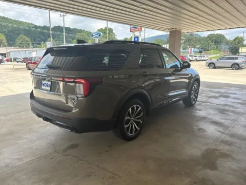More photos of 2026 Ford Explorer ST-Line at Moss Motor Company, TN